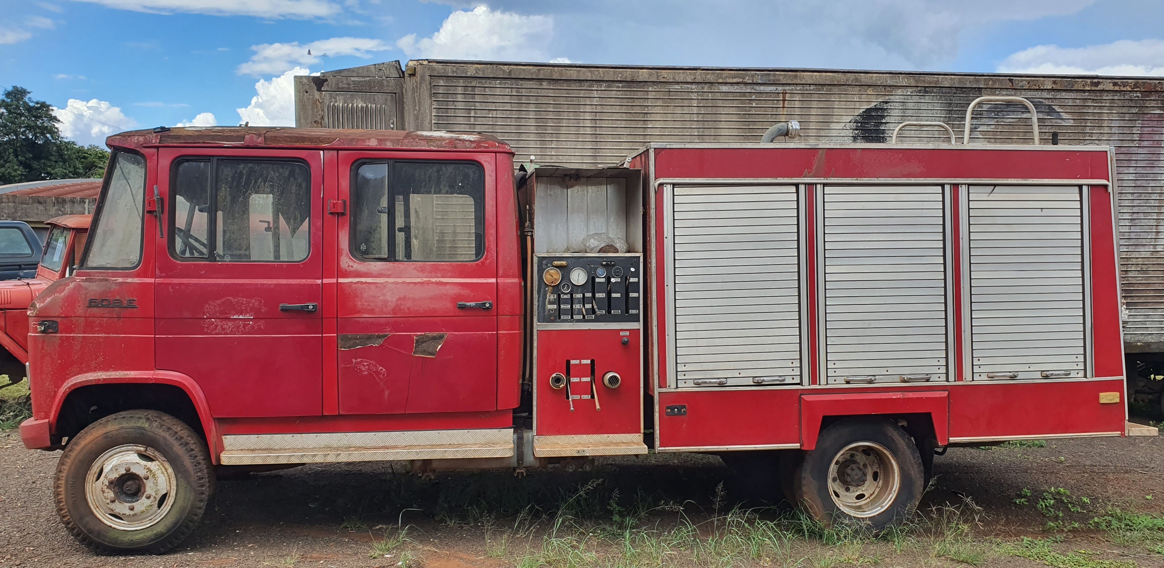 Governo do Paraná realiza leilão de veículos em Cascavel; visitação começa nesta semana.