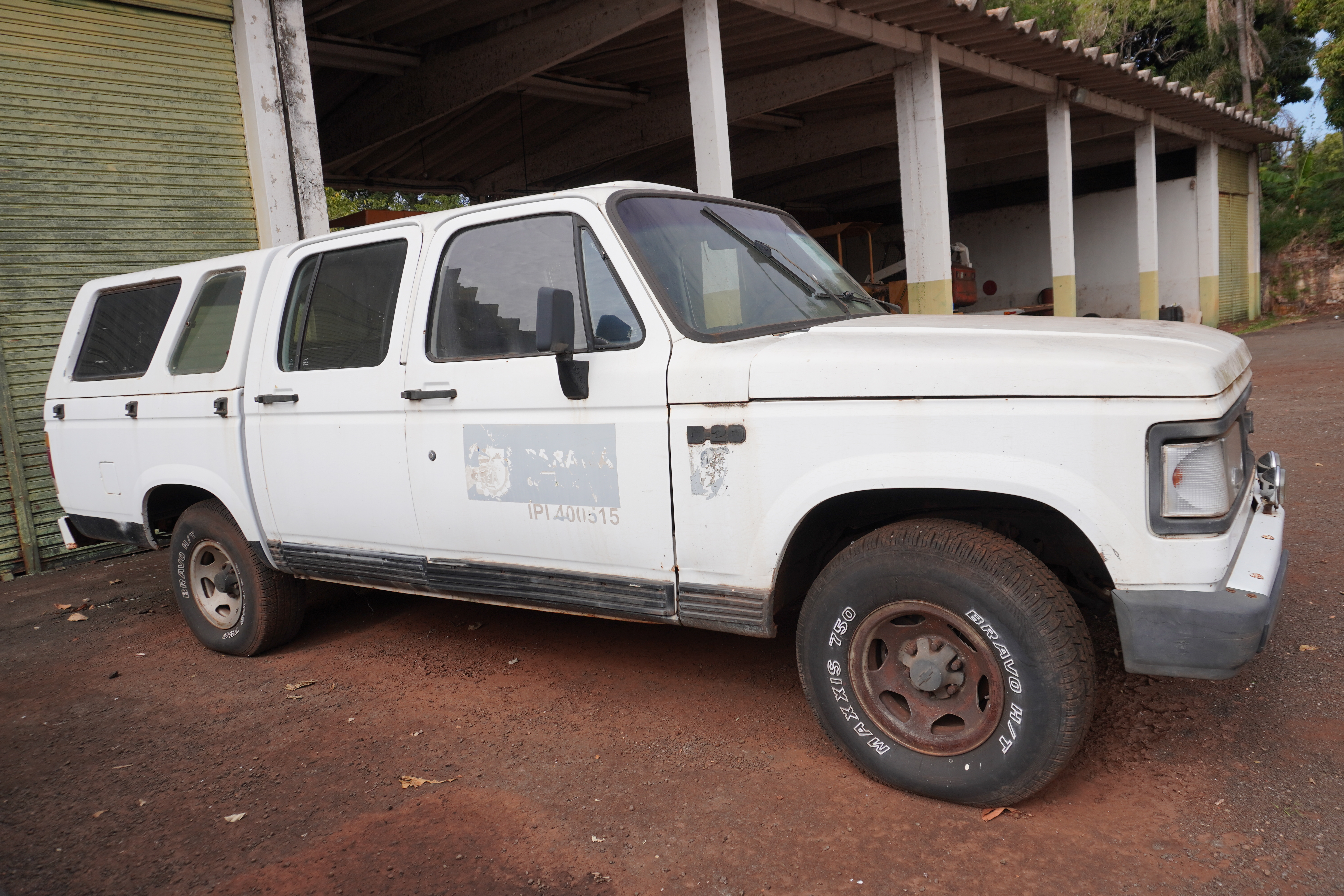 Veículos do Governo do Paraná em leilão