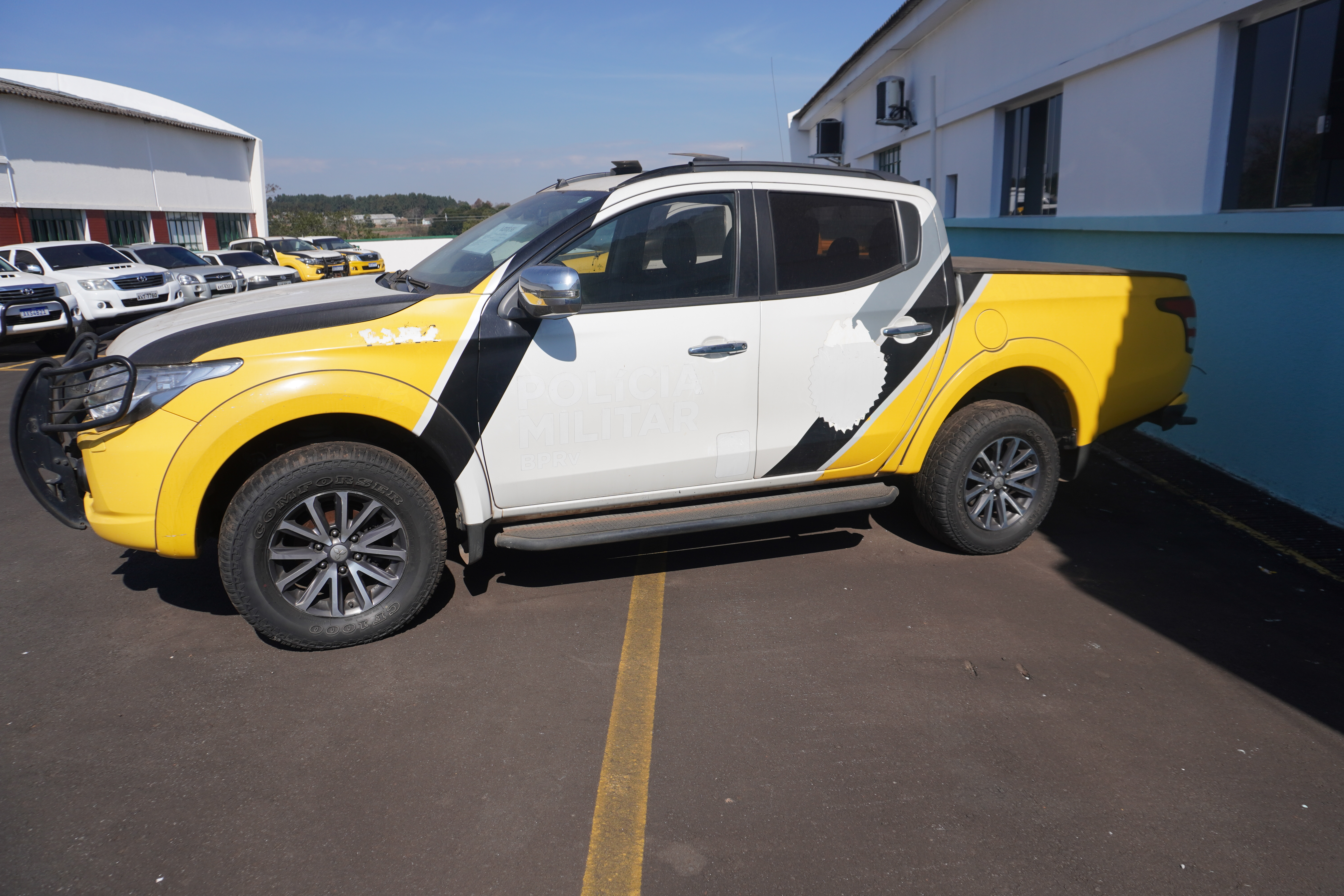 Veículo da PM-PR para leilão