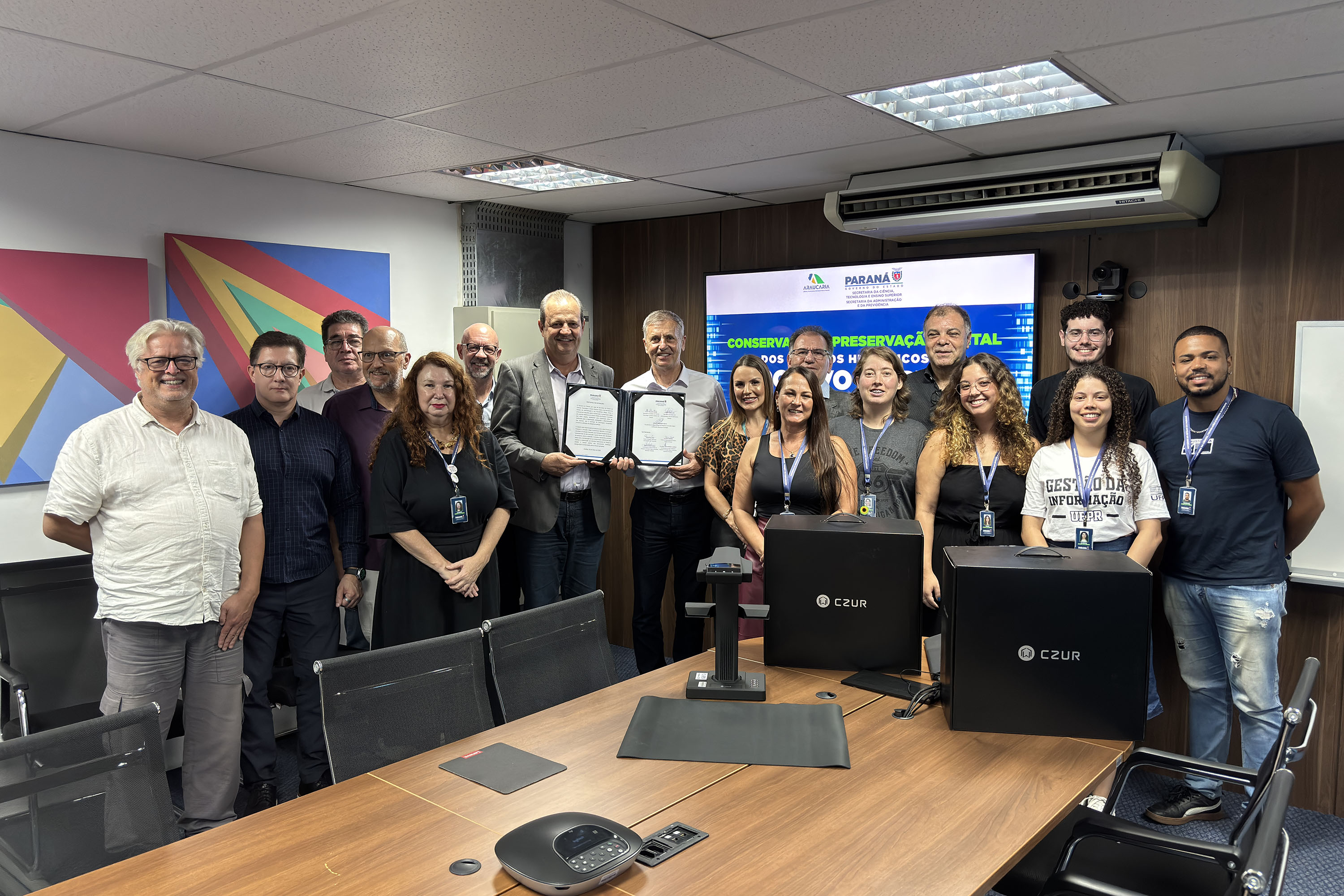 Estado anuncia projeto para digitalizar acervos do Arquivo Público