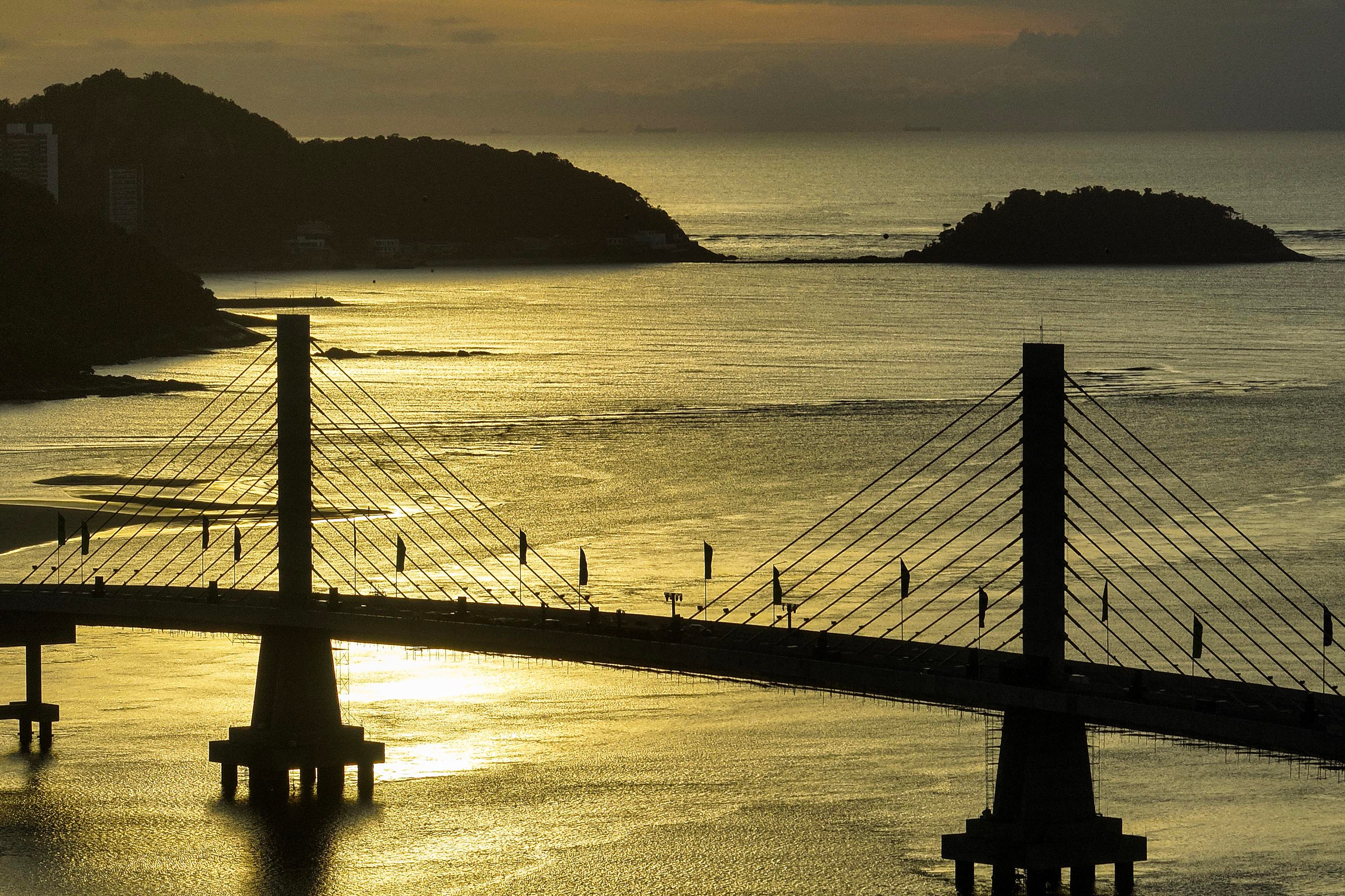 Administração contribui com regularizações para a construção da Ponte de Guaratuba