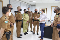 Durante a reunião foram tratados assuntos relacionados à locação de viaturas para o policiamento ostensivo, a terceirização de serviços administrativos e sobre o andamento do concurso público para a contratação de 2,4 mil novos soldados para a PM e para o Corpo de Bombeiros. 