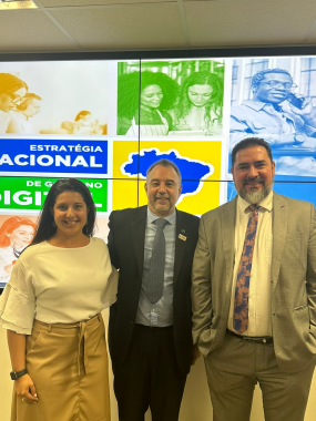 A diretora-geral da SEAP, Luiza Cabel Corteletti, o secretário nacional de Governo Digital, e o secretário da Administração, Elisandro Frigo