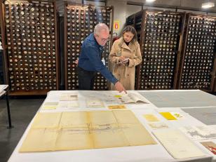 RPC visita Arquivo Público do Paraná para reportagem especial sobre a visita do Papa João Paulo II a Curitiba em 1980