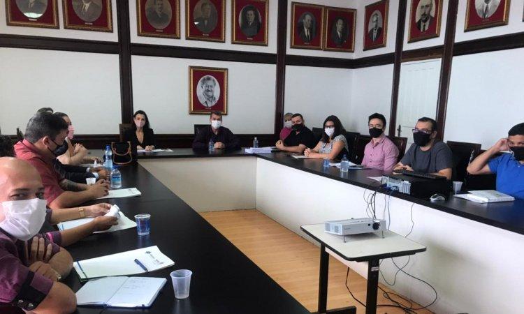 Iniciativa visa capacitar servidores públicos e também a população