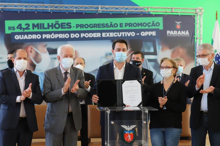 Benefícios autorizados nesta terça-feira (24) pelo governador Carlos Massa Ratinho Junior estavam pendentes dos exercícios de 2019 e 2020 e representarão, até o final de 2021, um custo de aproximadamente R$ 4,2 milhões.