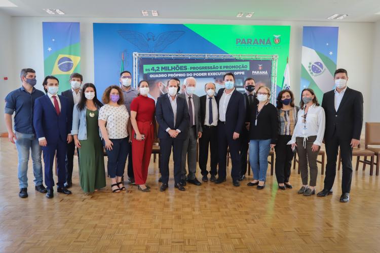 Benefícios autorizados nesta terça-feira (24) pelo governador Carlos Massa Ratinho Junior estavam pendentes dos exercícios de 2019 e 2020 e representarão, até o final de 2021, um custo de aproximadamente R$ 4,2 milhões.