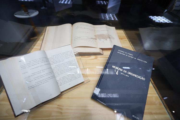 Exposição "Campo em Desenvolvimento: 80 anos da Secretaria da Agricultura e do Abastecimento do Paraná".