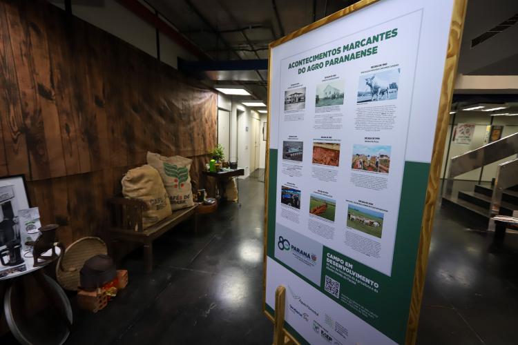 Exposição "Campo em Desenvolvimento: 80 anos da Secretaria da Agricultura e do Abastecimento do Paraná".