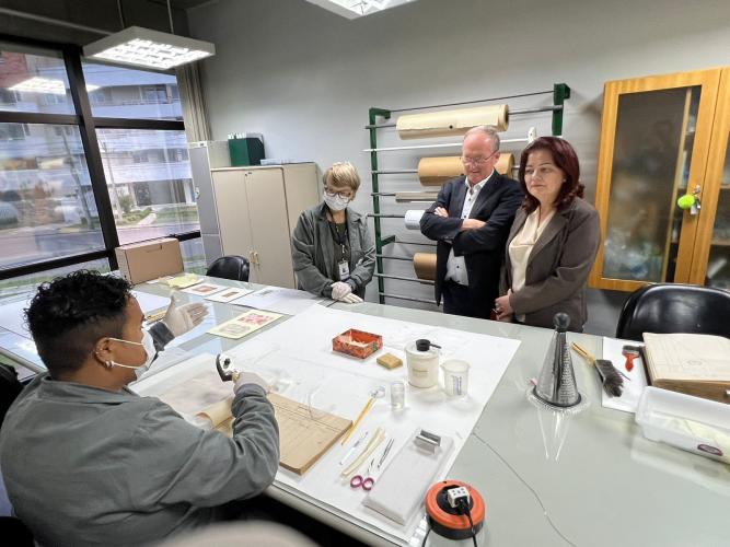 Apresentação no Setor de Preservação e Higienização dos procedimentos de limpeza e acondicionamento dos arquivos executados no Arquivo.