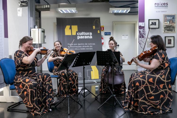 A Ladies Ensemble é a primeira orquestra profissional formada unicamente por mulheres no Brasil.