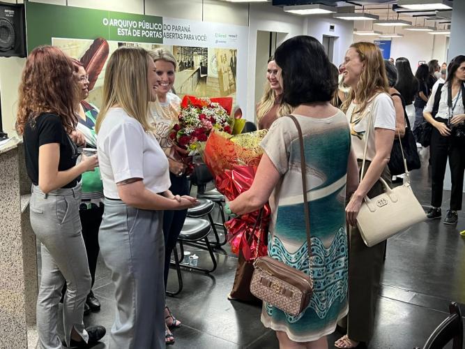 Homenagem às mulheres de destaque em suas áreas de atuação no Paraná atualmente.