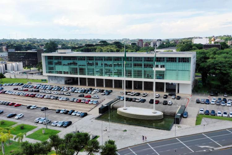 Estado nomeia 211 novos servidores para o Quadro Próprio do Poder Executivo. Na foto, Palácio Iguaçu