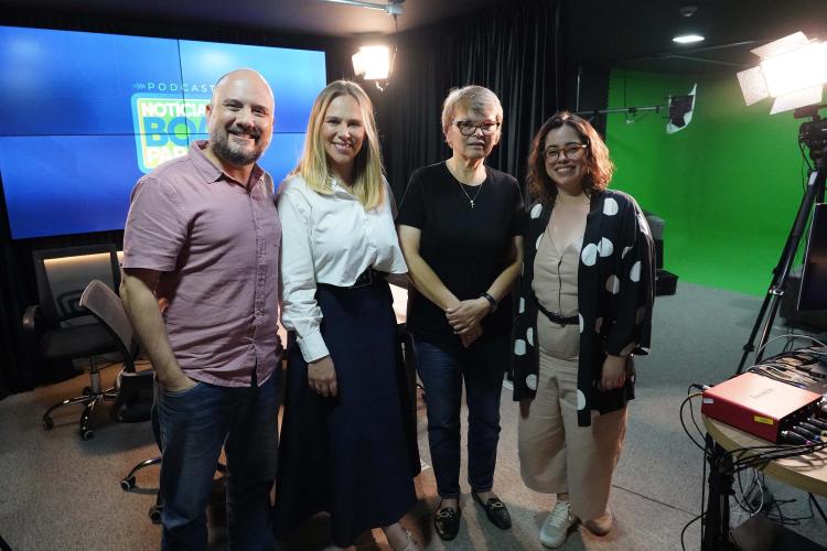 Os jornalistas Ana Tigrinho e Beto Pacheco conversaram com a diretora do Arquivo Público, Kássia Cavalari Basso, e com Ana Paula Joukoski.