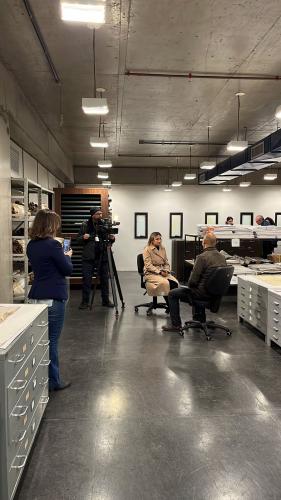 RPC visita Arquivo Público do Paraná para reportagem especial sobre a visita do Papa João Paulo II a Curitiba em 1980