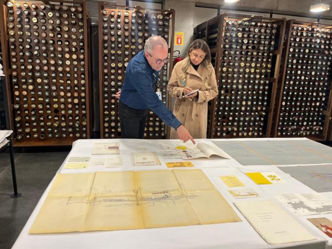 RPC visita Arquivo Público do Paraná para reportagem especial sobre a visita do Papa João Paulo II a Curitiba em 1980