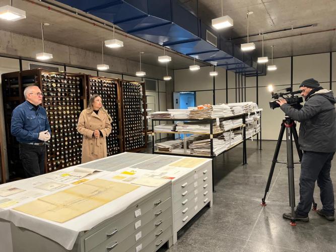 RPC visita Arquivo Público do Paraná para reportagem especial sobre a visita do Papa João Paulo II a Curitiba em 1980