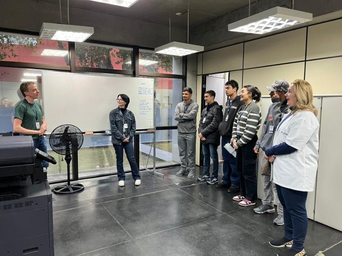 Arquivo Público do Paraná recebe visita técnica de alunos do Senai