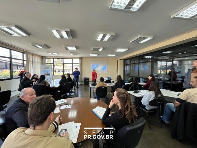 Arquivo Público do Paraná promove minicurso de Paleografia com foco na leitura e interpretação de documentos históricos