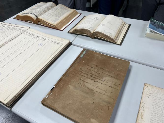 Arquivo Público do Paraná recebe visita técnica de alunos do Senai