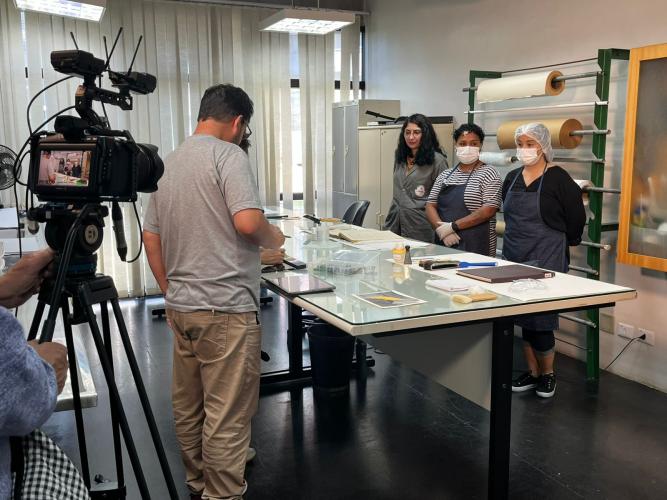 Arquivo Público do Paraná Recebe Gravação de Aula da Uninter para a Disciplina "Línguas e Sociedade em Campo"