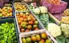 Verduras em cestas de feira