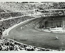 Prova de corrida com revezamento 4 x 100 metros (Helsinki 1952)