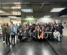 Estudantes de História da UEPG realizam visita ao Arquivo Público do Paraná 