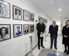 Fotografias dos 23 ex-secretários que ocuparam o cargo desde que a pasta foi criada, em 1975, foram colocadas em parede no hall do gabinete 