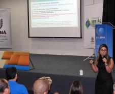 Encontro de capacitação de servidores para adoção do Manual de ProcedimentosContábeis Patrimoniais. Presença da coordenadora de Patrimônio do Estado, Marta Cristina Guizelini.