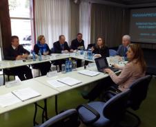 A secretária da Administração e da Previdência, Dinorah Botto Portugal Nogara, fez a abertura da reunião do Conselho de Administração da ParanaPrevidência