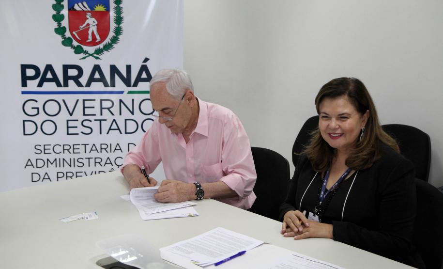 Governo do Paraná e CEF firmam convênio para automatizar a emissão e validação de certidões