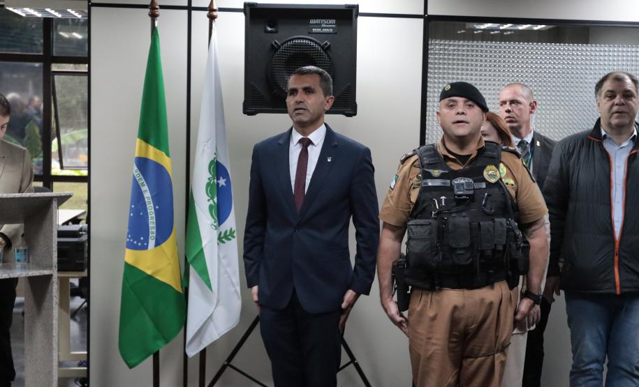 A Direita Tenente Coronel Sérgio Comandante do 1 CRPM a esquerda Tenente Coronel Tordoro Secretario Chefe da Casa Militar.