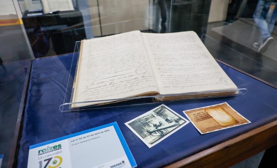 Lei nº 33 de 07 de Abril de 1855 – Cria o Arquivo Público;