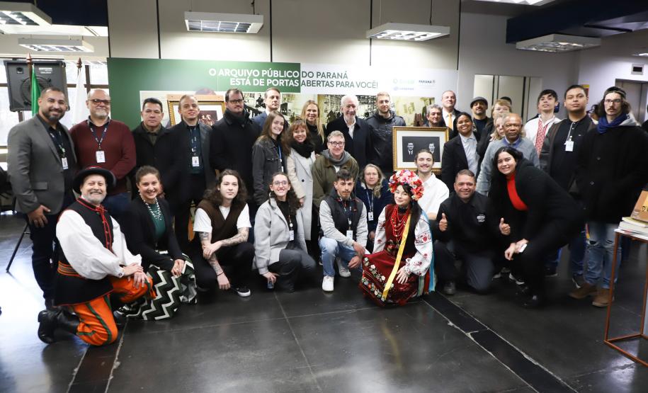 Raízes: jornada dos imigrantes é retratada em exposição no Arquivo Público do Paraná