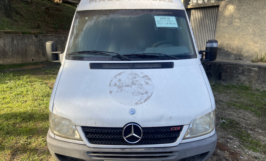 Governo do Paraná abre edital para leilão de veículos inservíveis e sucatas