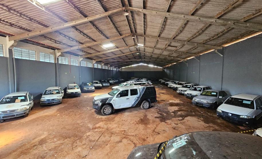 Governo do Paraná anuncia leilão de veículos e sucatas com lance inicial de R$ 1.050,15