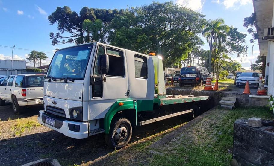 Governo do Paraná anuncia leilão de veículos e sucatas com lance inicial de R$ 1.050,15