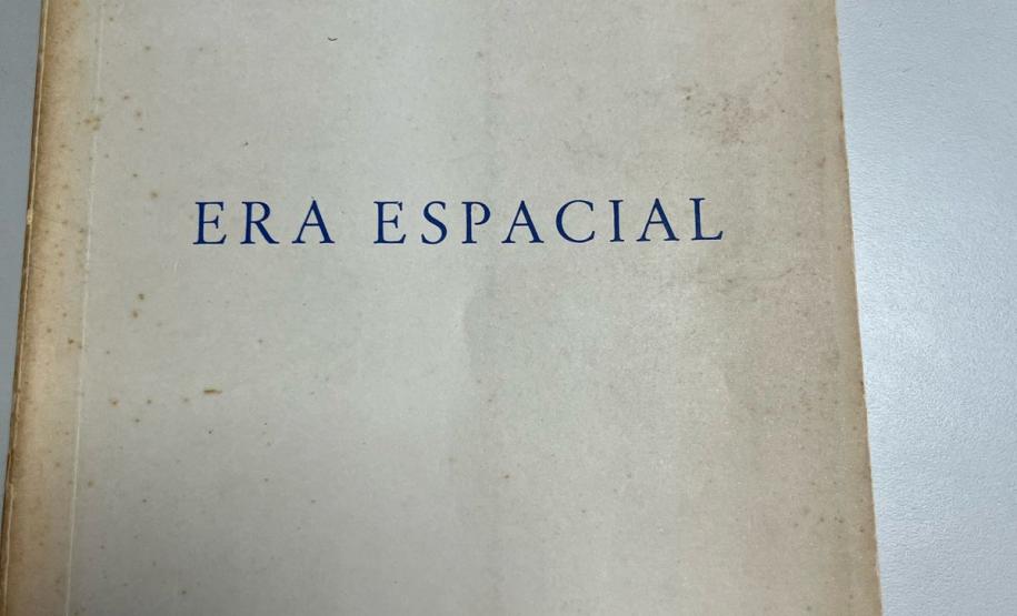 Livro de Helena Kolody (PI 015)