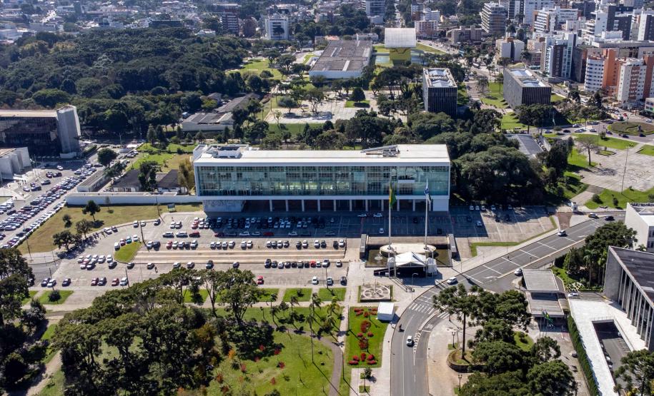 Paraná amplia 615 vagas em concursos públicos