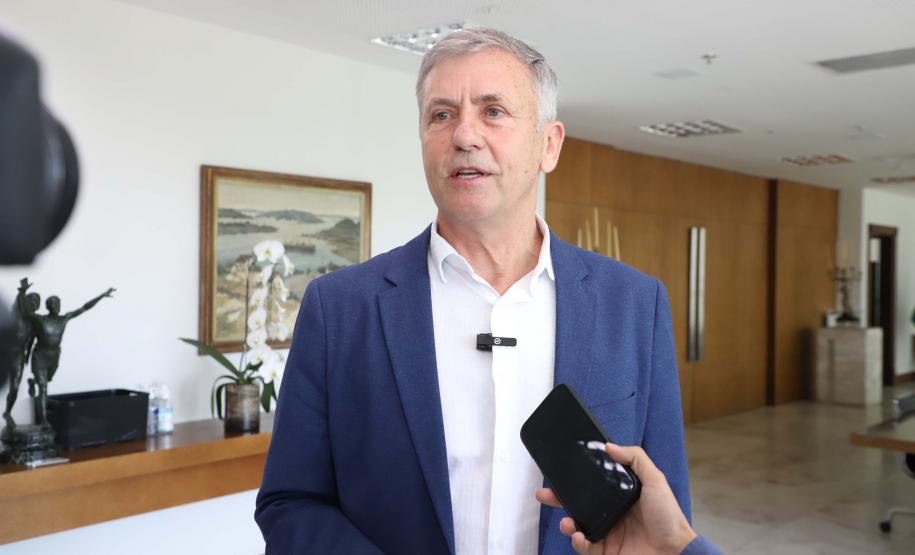 Estado vai pagar 13º salário integral em 5 de dezembro