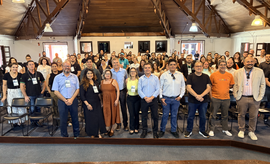 Reunião para lançamento do Programa Integra Paraná para Curitiba, RMC e litoral do estado.