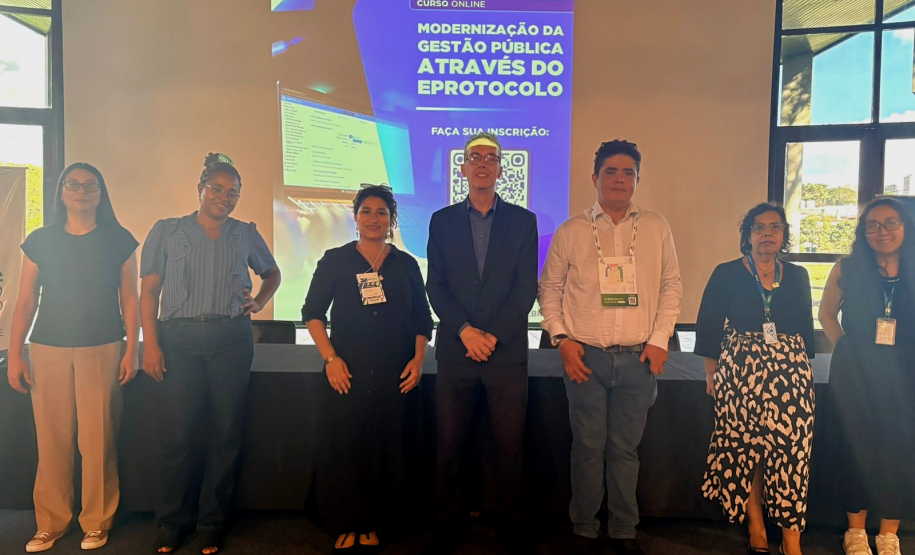 Equipe do eProtocolo com o palestrante Rodrigo Silvestre