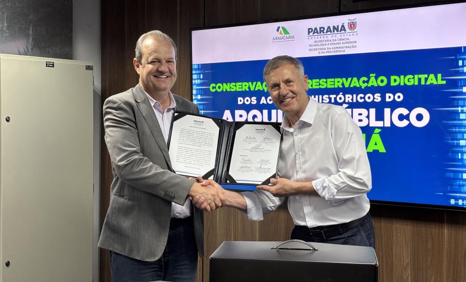 Estado anuncia projeto para digitalizar acervos do Arquivo Público