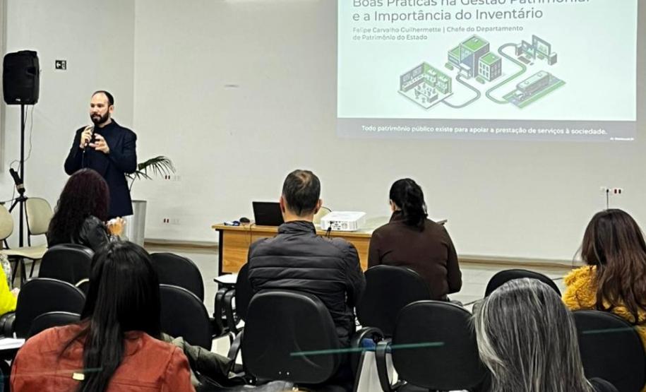 Administração capacita servidores sobre gestão de inventário
