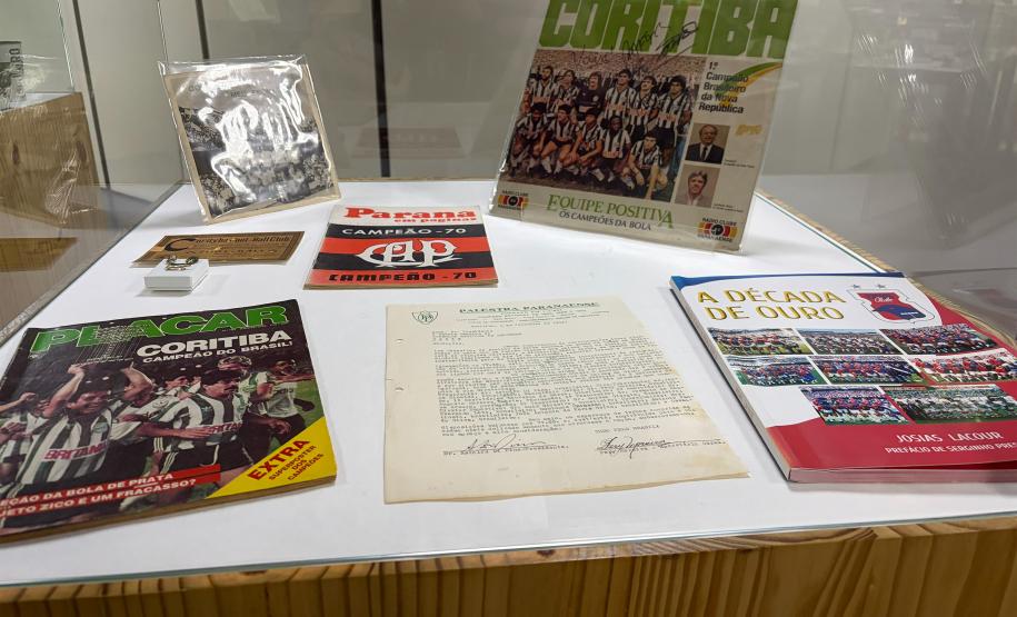 Exposição sobre futebol paranaense é inaugurada no Arquivo Público