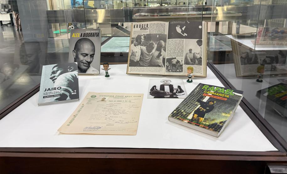 Exposição sobre futebol paranaense é inaugurada no Arquivo Público