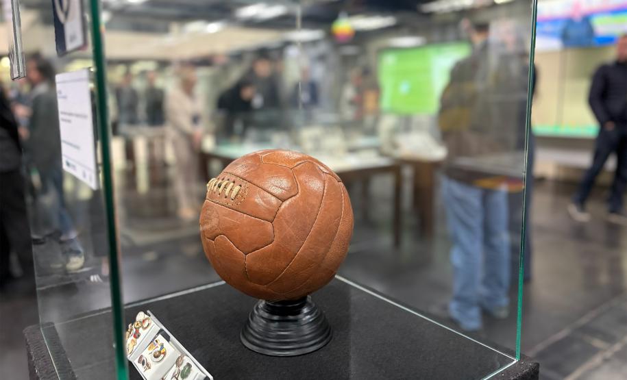 Exposição sobre futebol paranaense é inaugurada no Arquivo Público