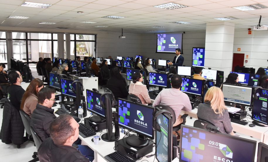 Administração inaugura novo laboratório da Escola de Gestão