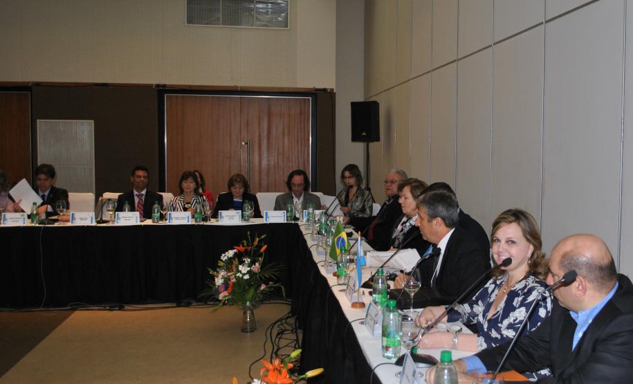 Secretária Dinorah Botto Portugal Nogara discute Regime Próprio de Previdência com dirigentes brasileiros e argentinos